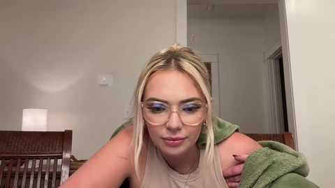 blondiegonewildxo @ chaturbate on 20251016