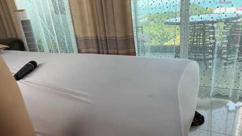 eva_nathan @ chaturbate on 20251016