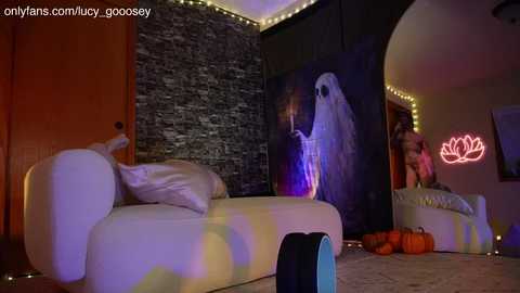 lucy_gooosey @ chaturbate on 20251016