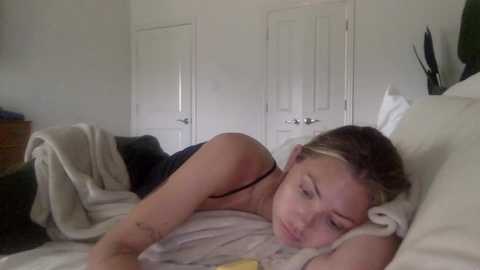 madirose69 @ chaturbate on 20251016