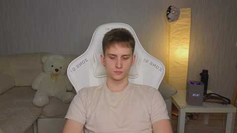 pupsenish @ chaturbate on 20251016