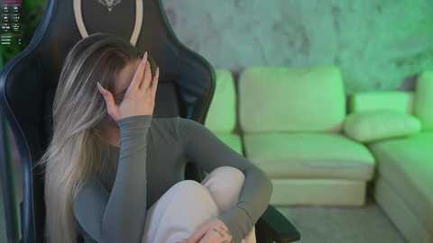 bright_diamonds_054 @ chaturbate on 20251017