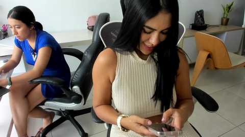 emillybrowm @ chaturbate on 20251017