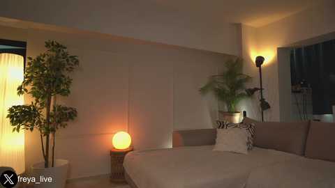 freya_ @ chaturbate on 20251017