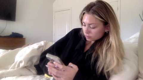 madirose69 @ chaturbate on 20251017