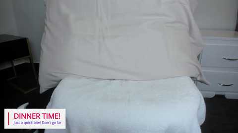 selenemakris @ chaturbate on 20251017