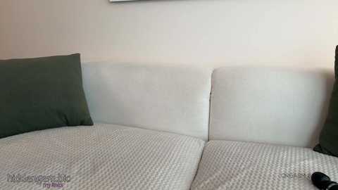 _hidden_gem_ @ chaturbate on 20251018