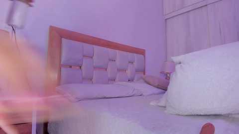 _natasha18_ @ chaturbate on 20251018