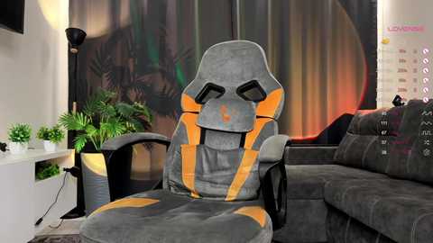 loney__tunes @ chaturbate on 20251018