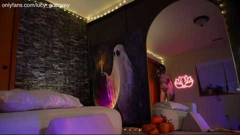 lucy_gooosey @ chaturbate on 20251018