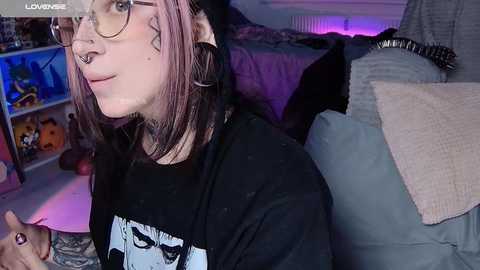 aciddroll @ chaturbate on 20251019