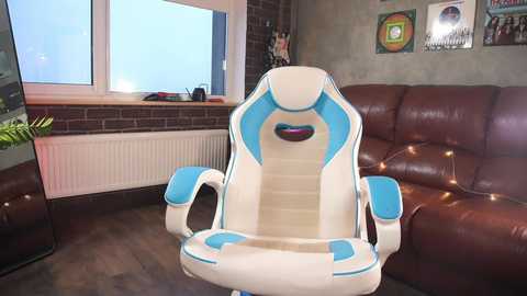 awondrr @ chaturbate on 20251019