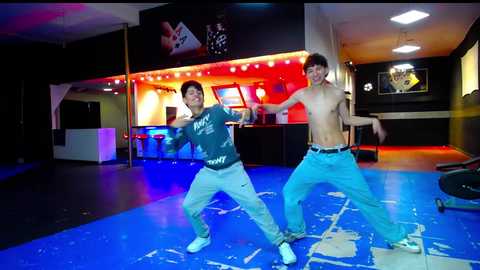 extrangers @ chaturbate on 20251019