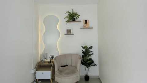 hellen_coy @ chaturbate on 20251019