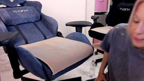 hottyblonds @ chaturbate on 20251019