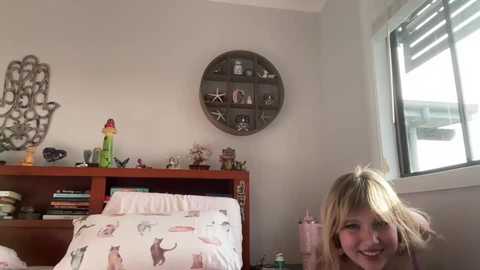 kittengirlxo @ chaturbate on 20251019