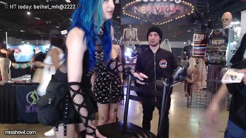 misshowl @ chaturbate on 20251019