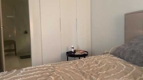 ava_delightt @ chaturbate on 20251020