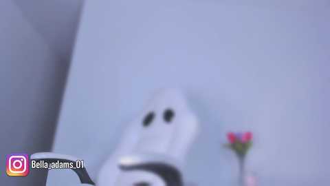 bella_adams_ @ chaturbate on 20251020