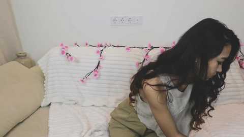 isauraangeletti @ chaturbate on 20251020