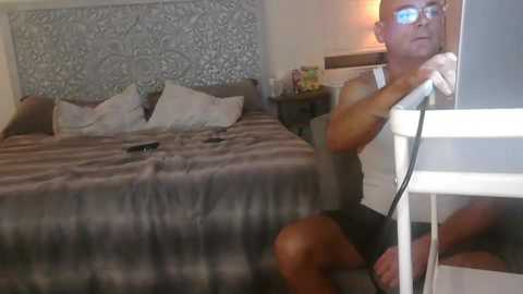 wantmymantofukme @ chaturbate on 20251020