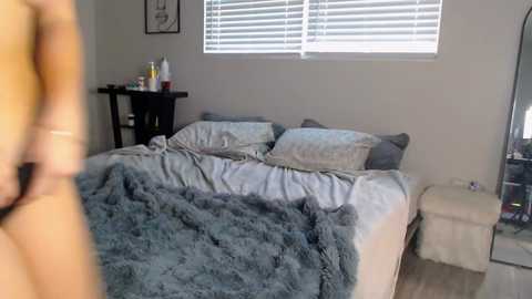 zoeemonroe @ chaturbate on 20251020