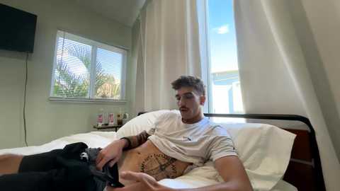 electron448 @ chaturbate on 20251021