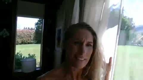 kumfoxlive @ chaturbate on 20251021