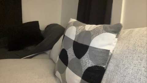 laylahlaylah1 @ chaturbate on 20251021