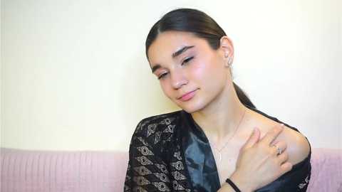 lesliemillette @ chaturbate on 20251021