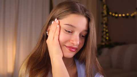 little_poetry @ chaturbate on 20251022