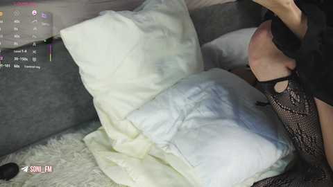 sonisins @ chaturbate on 20251023