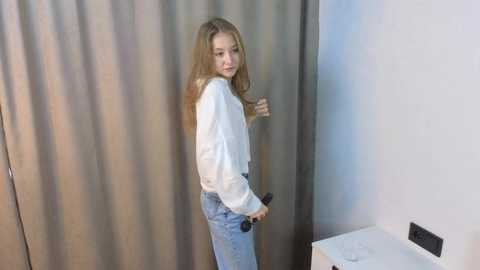 alaynaschoville @ chaturbate on 20251024