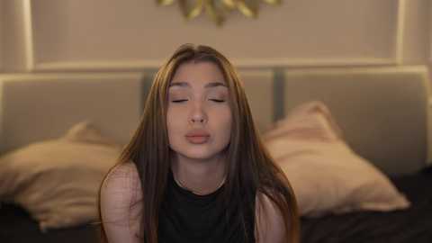 bright_diamonds_054 @ chaturbate on 20251024