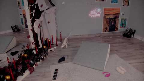 careful_i_bite @ chaturbate on 20251024