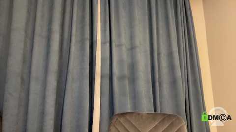 hollyextra @ chaturbate on 20251024