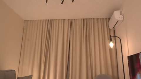 qwelbi @ chaturbate on 20251024