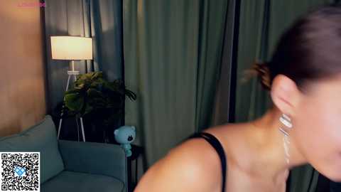 tessiekhanponaphan @ chaturbate on 20251024