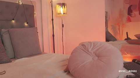 victoria__rossi @ chaturbate on 20251024