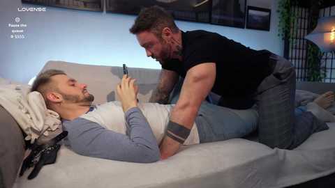 demianblake @ chaturbate on 20251025