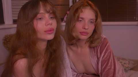 divine_lights @ chaturbate on 20251025