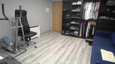 latino23bom @ chaturbate on 20251025