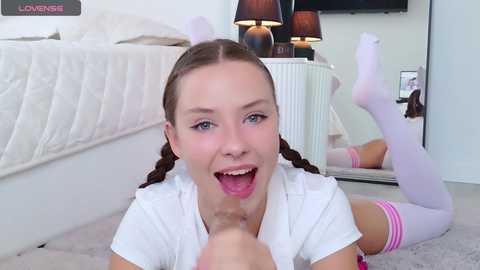 tinyangelxx @ chaturbate on 20251025