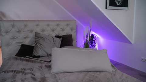 hotmilfbitch @ chaturbate on 20251027