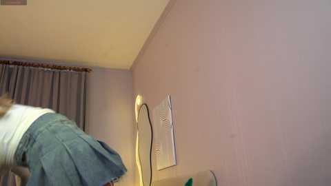 jjennnyy @ chaturbate on 20251027