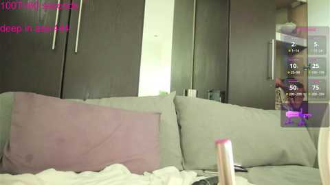 lusciouslipsxx @ chaturbate on 20251027