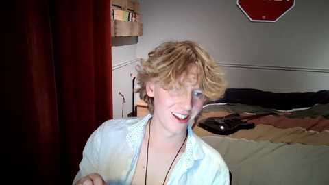 gayblondboy @ chaturbate on 20251029