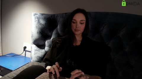 hollyextra @ chaturbate on 20251029