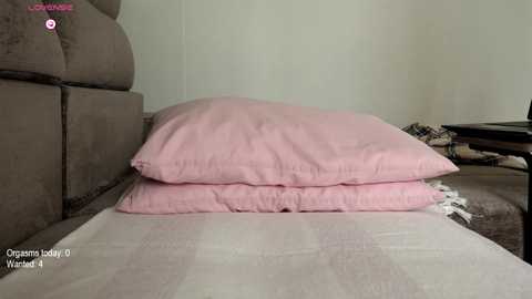 ronny_ponny @ chaturbate on 20251029