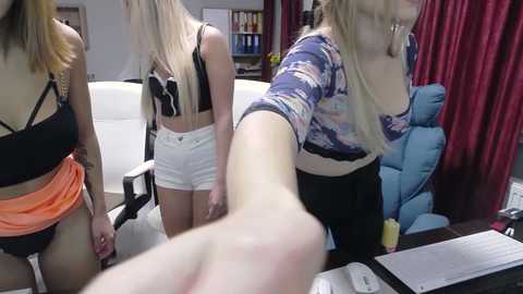 cute00kiara @ chaturbate on 20251031